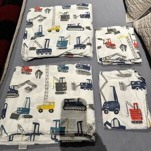 Pottery Barn Kids Organic Sheet Set & Pillowcases, Queen